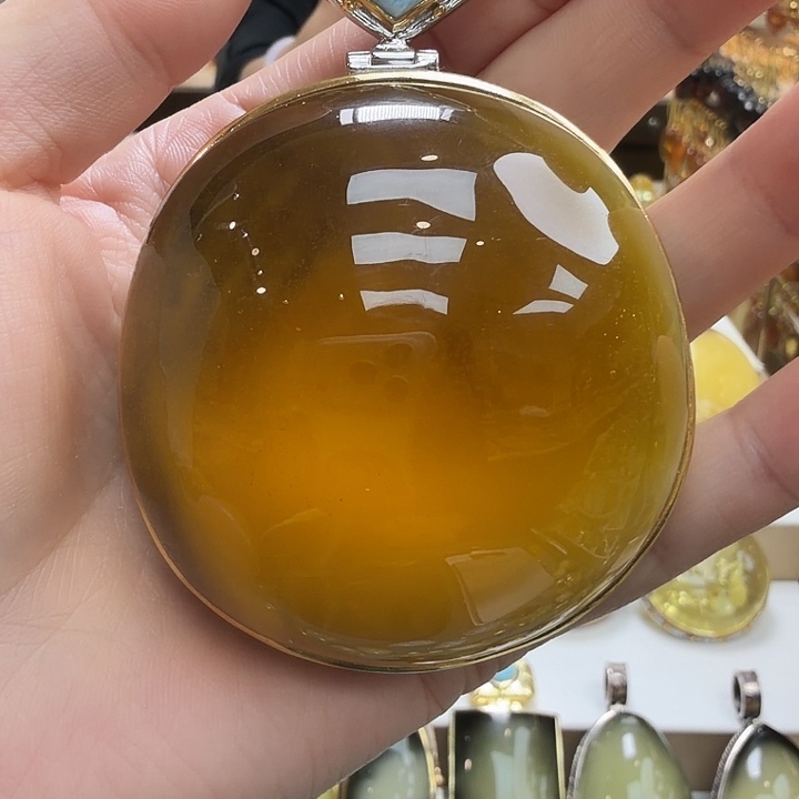 琥珀未镶嵌珠宝奇石