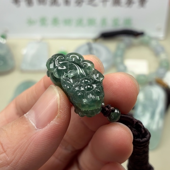 翡翠未镶嵌挂件天然翡翠