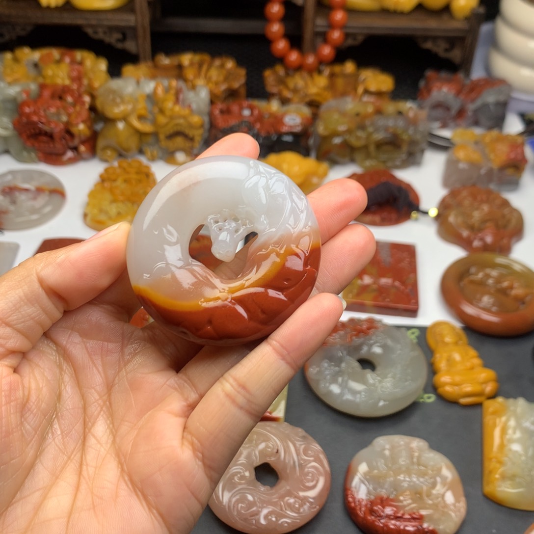 石英质玉（黄龙玉）挂件未镶嵌