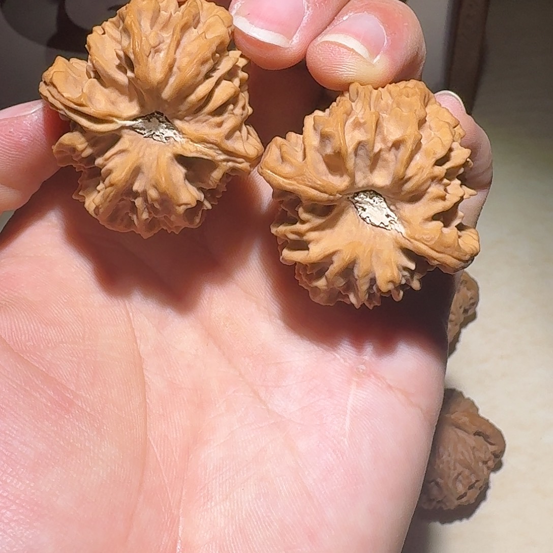 D***哥文玩核桃吊坠曹大龙