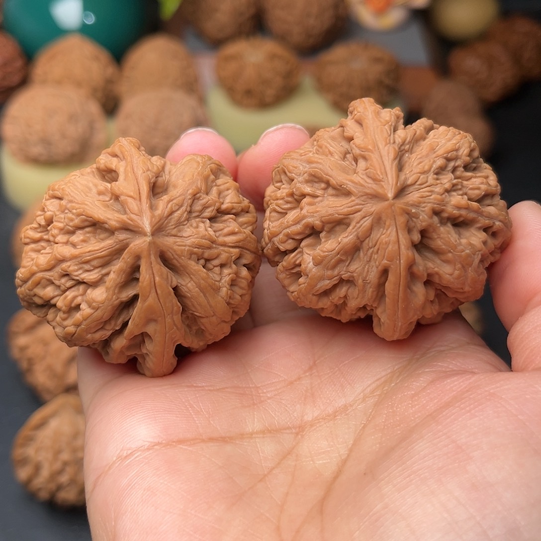 文玩核桃把件粗筋全品44