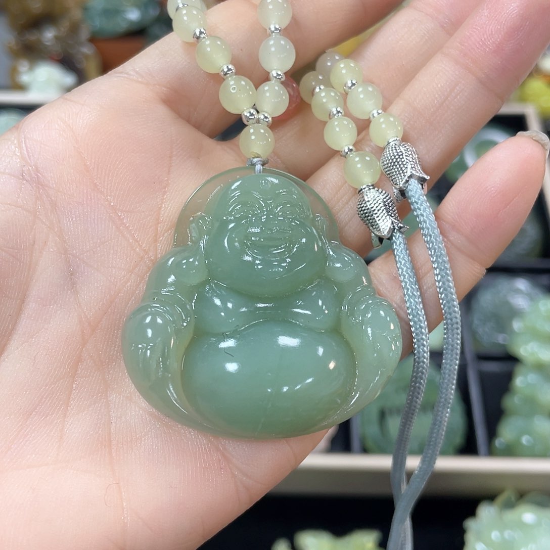 蛇纹石玉颈饰未镶嵌