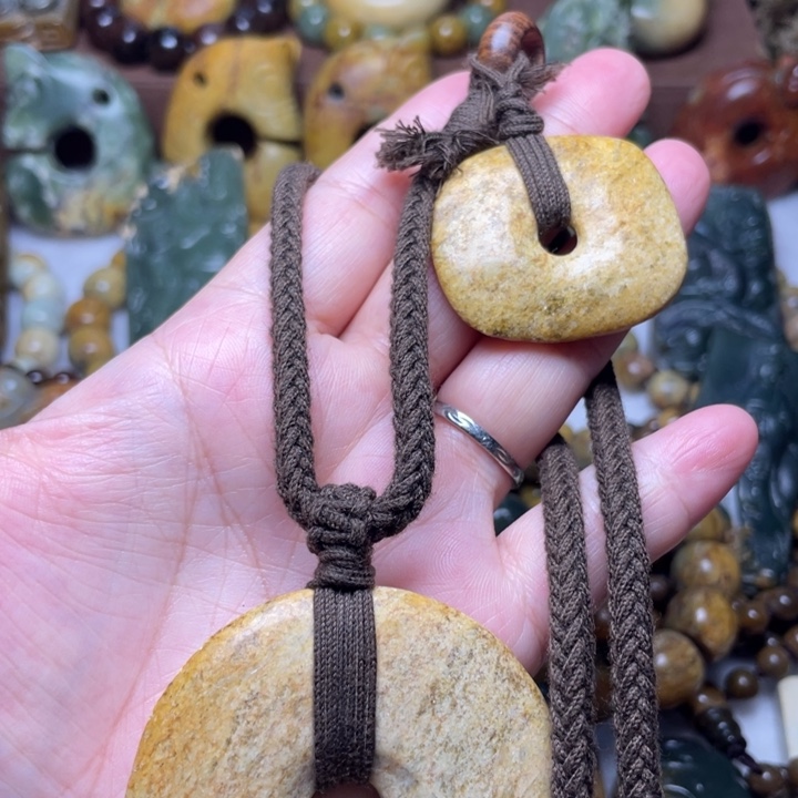 岫岩河磨玉（透闪石质玉）未镶嵌颈饰