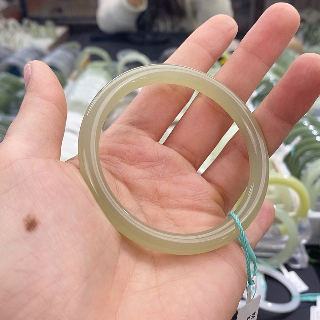 和田玉手镯未镶嵌57