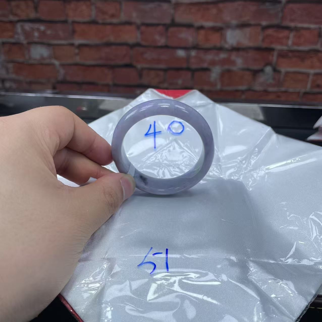 毛货手镯需精细抛光/40