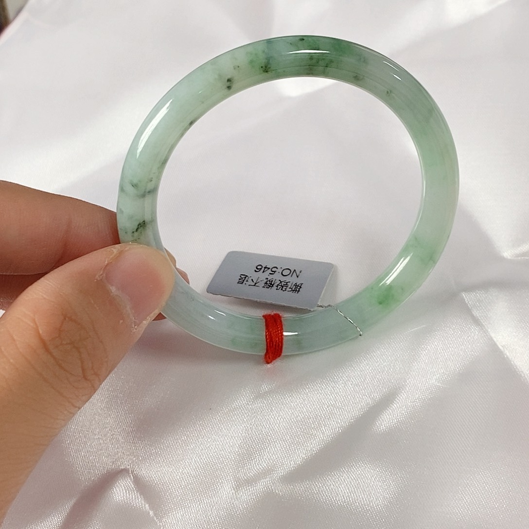 翡翠未镶嵌手镯（圆镯）