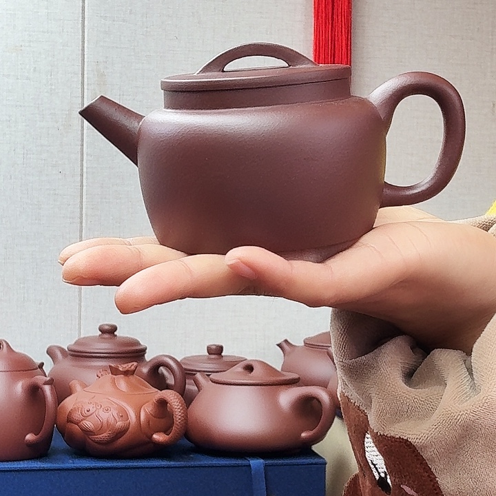 龙***白紫砂茶壶汉瓦半手微瑕220毫升，底槽清