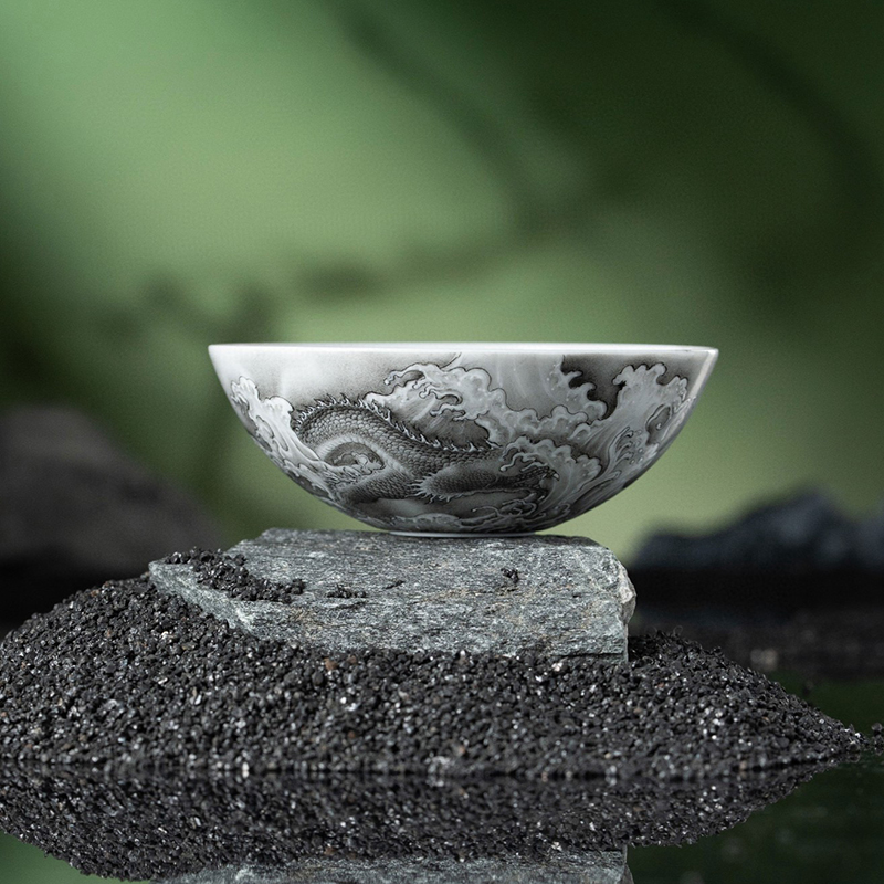 艺林堂 龙腾致雨墨龙卧足杯