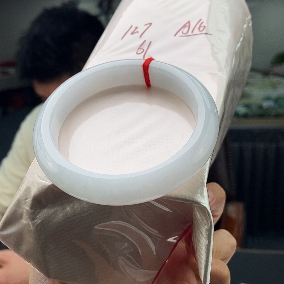 翡翠未镶嵌手镯颜色多样性发拍一发一