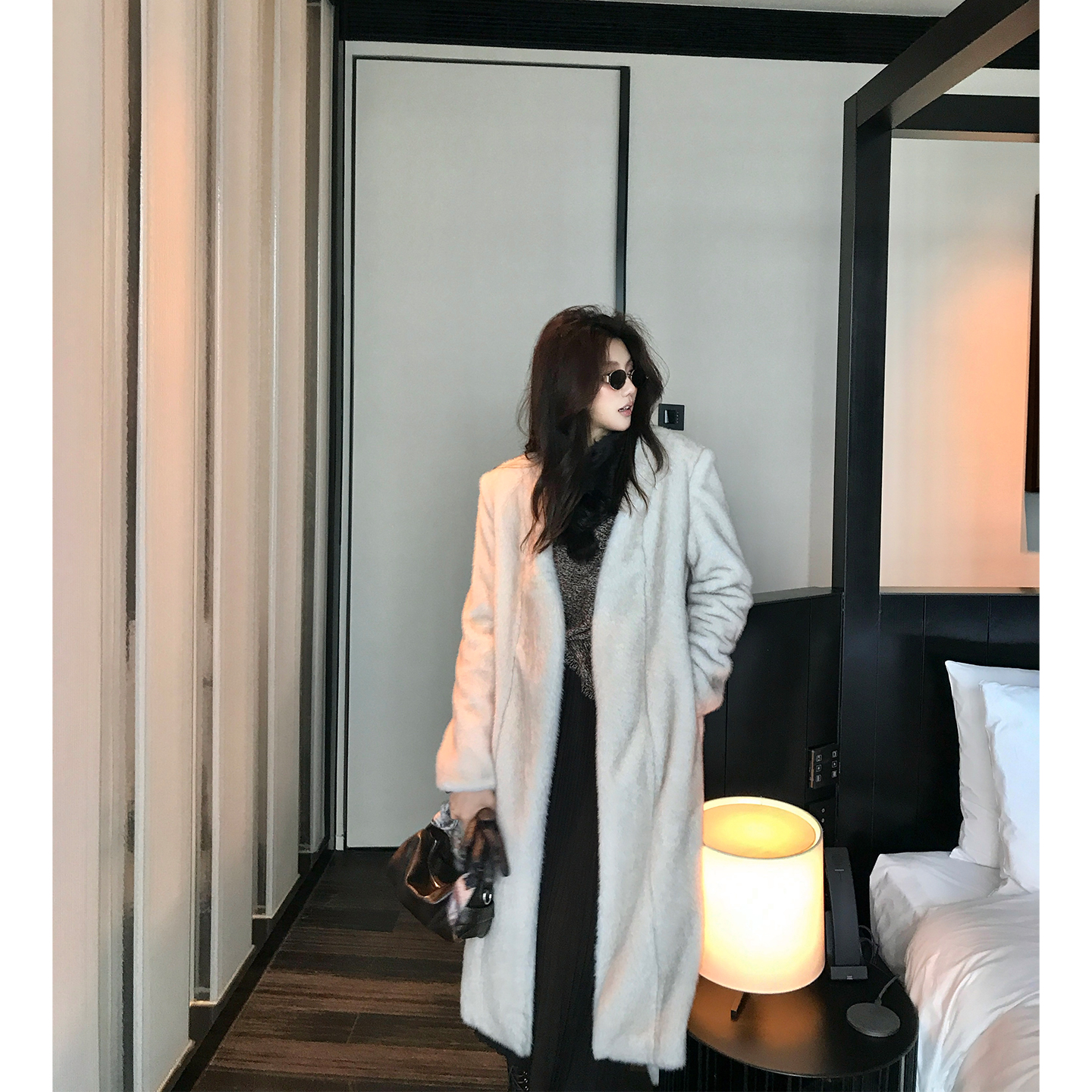 【ALONE SAVOR】龍喜儿 矜贵气质V领无扣保暖立体廓形外套D881