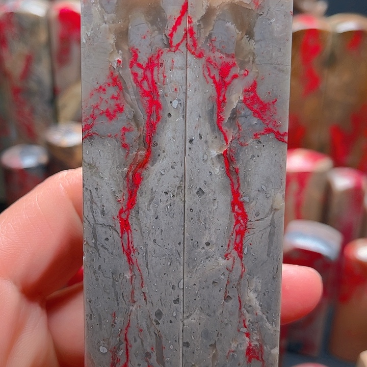 昌化鸡血石昌化鸡血石质地优良