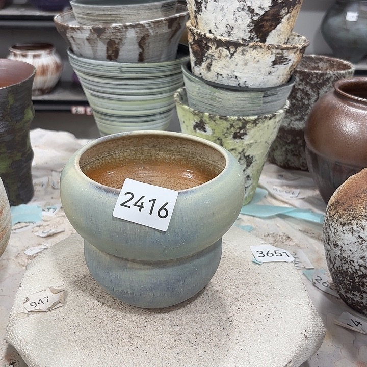 摆件高13，口10.5，有孔瑕疵处理