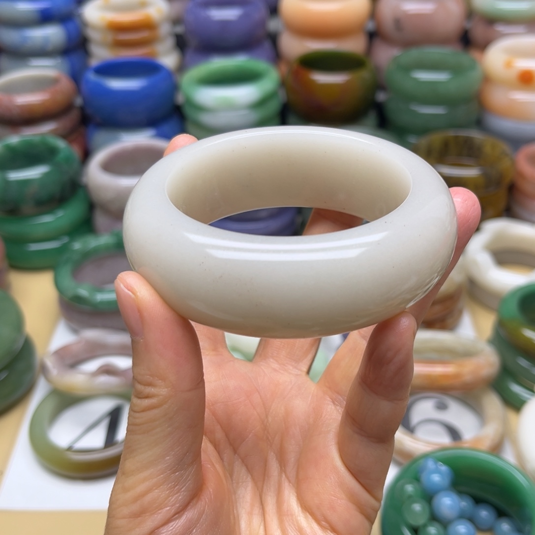 石英质玉未镶嵌手镯