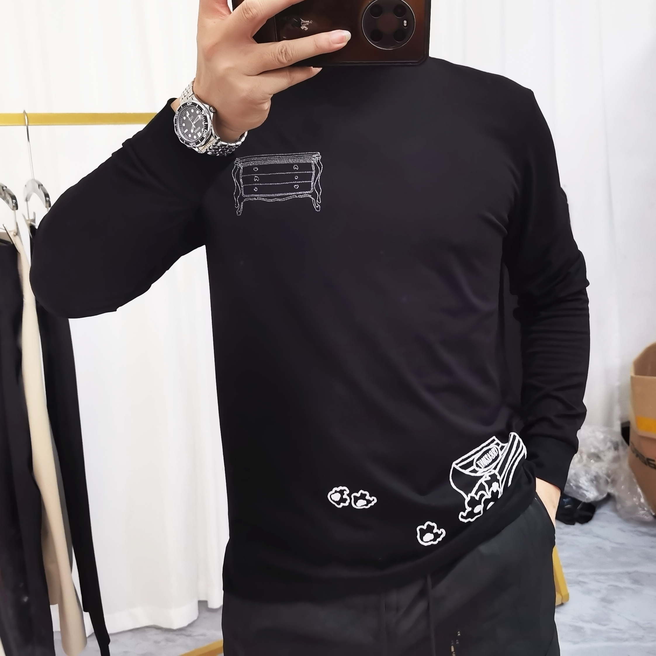 5588刺绣小花圆领标准套头中领长袖打底衫