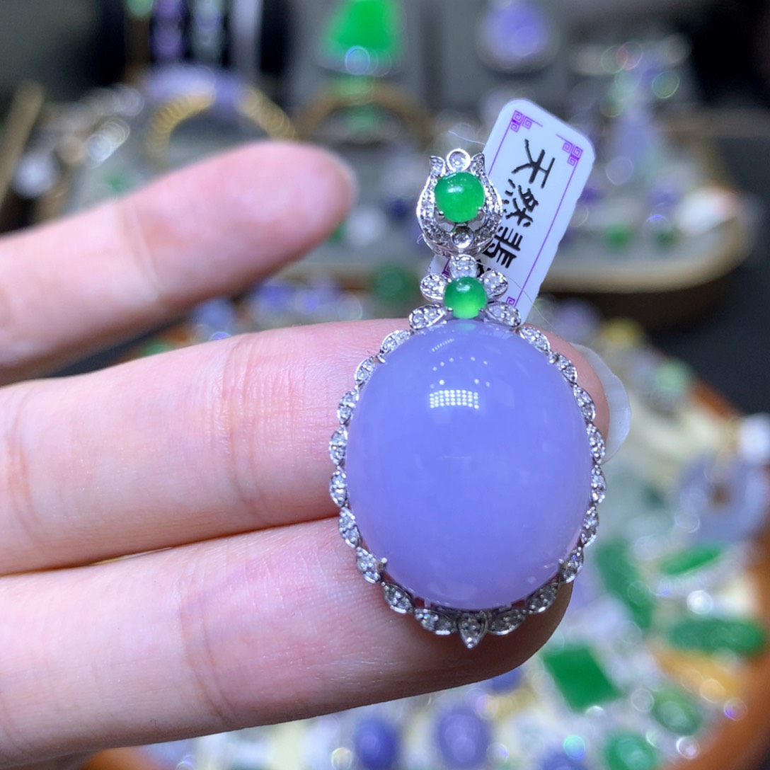 【闪购商品】翡翠颈饰18K金镶嵌翡翠吊坠项链