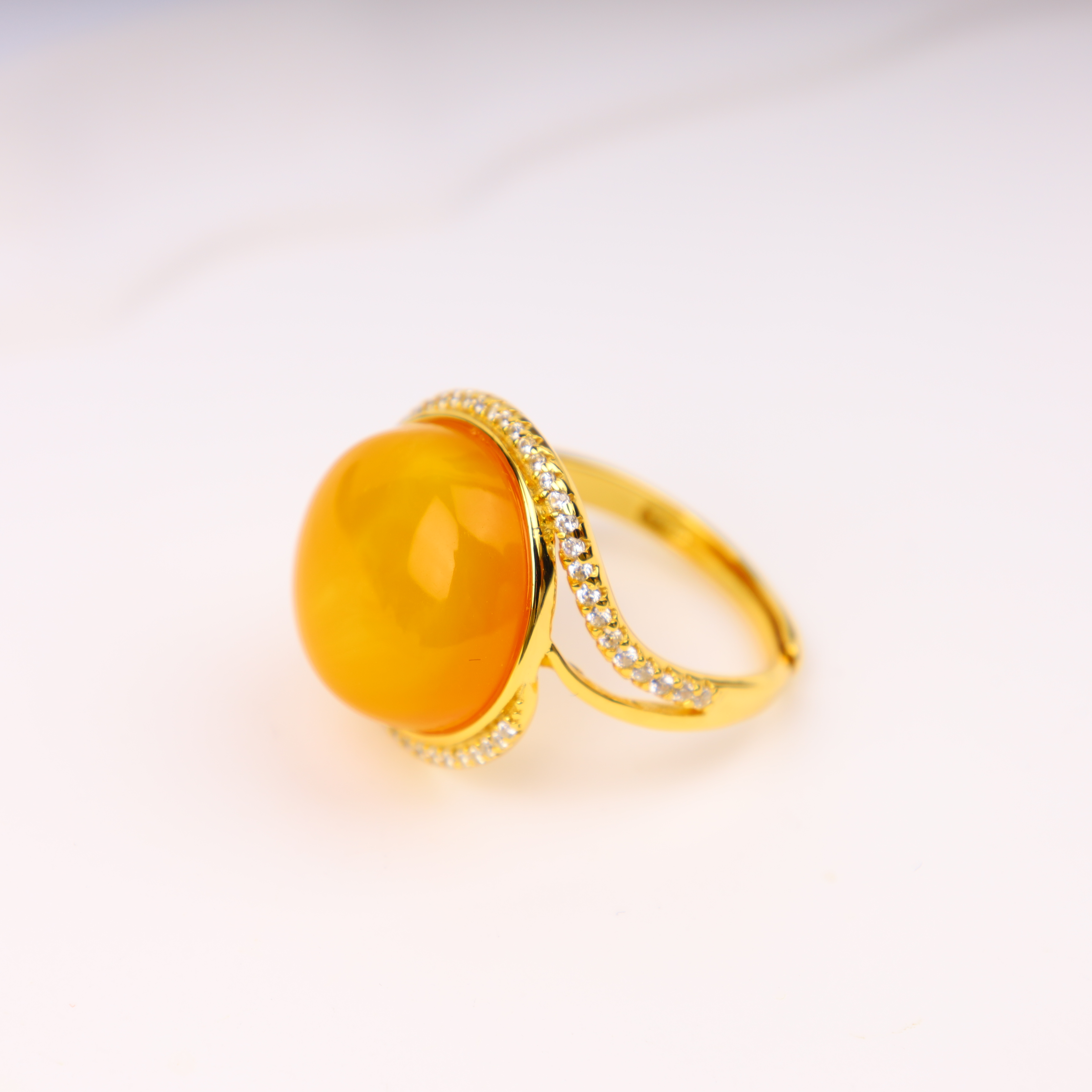 【心如珠宝甄选】蜜蜡半圆蛋面戒指 250512171734