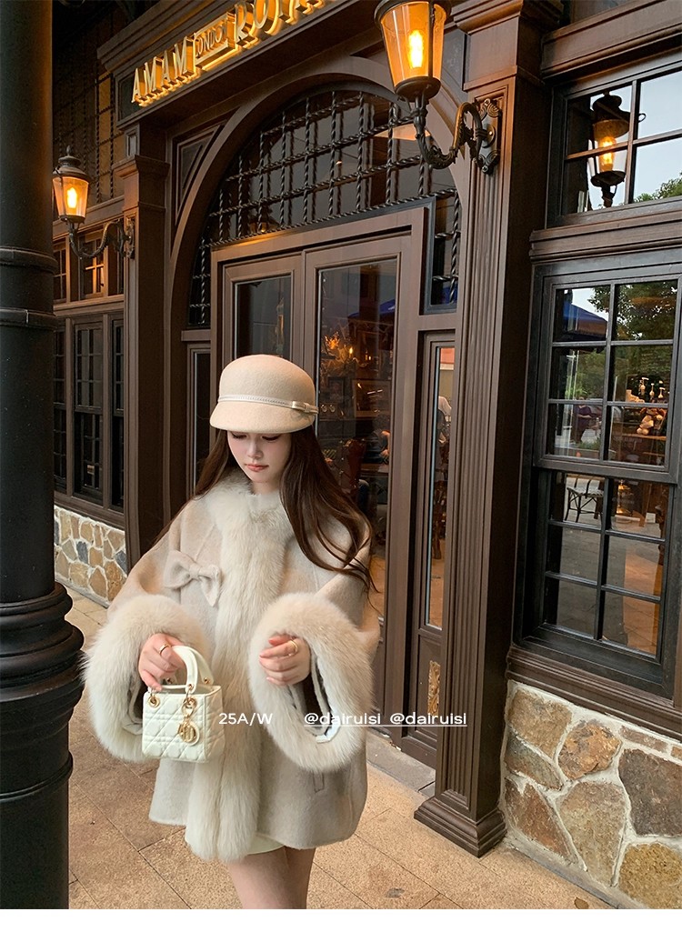 古董少女"蝴蝶结双面呢斗篷