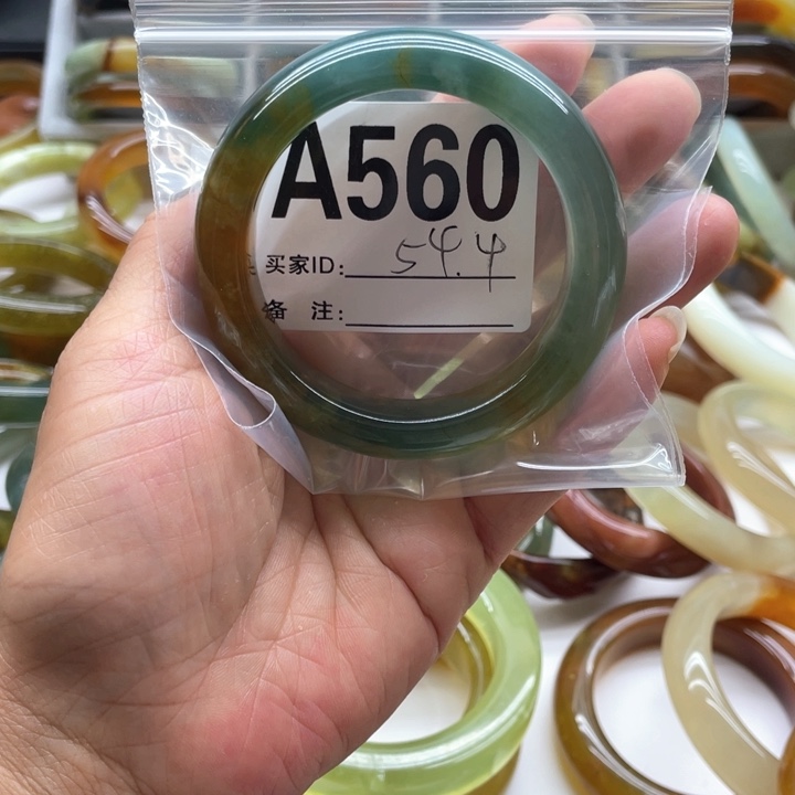 蛇纹石玉未镶嵌手镯木****o