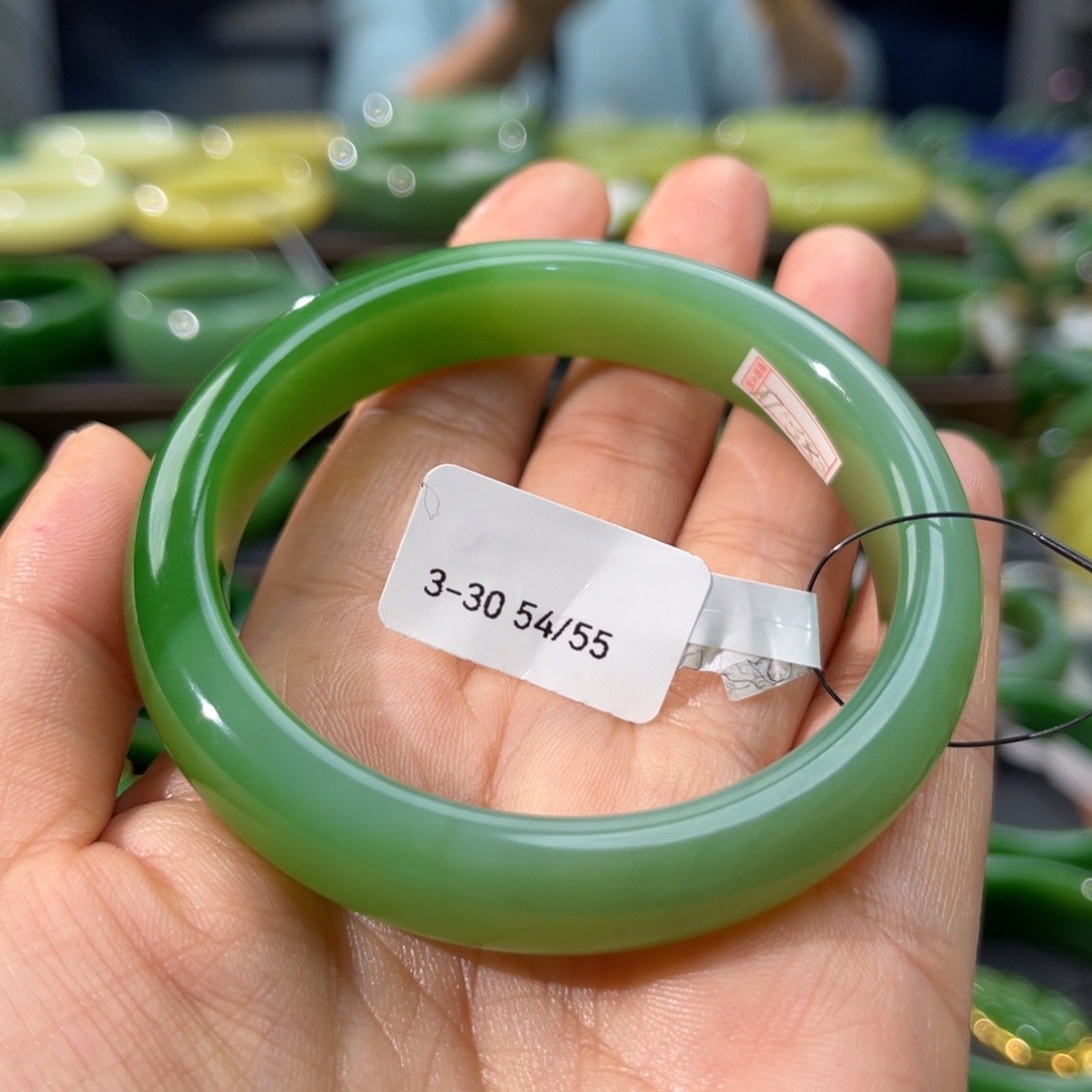 和田玉（碧玉）手镯未镶嵌