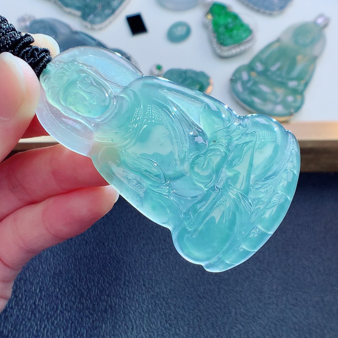 翡翠颈饰未镶嵌翡翠