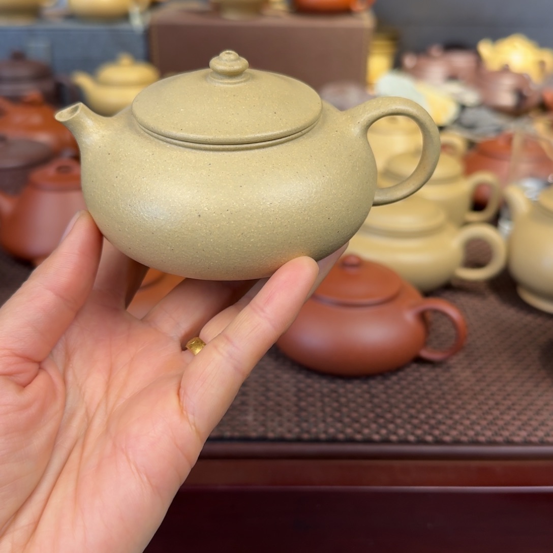 本山绿泥茶壶微瑕140毫升左右