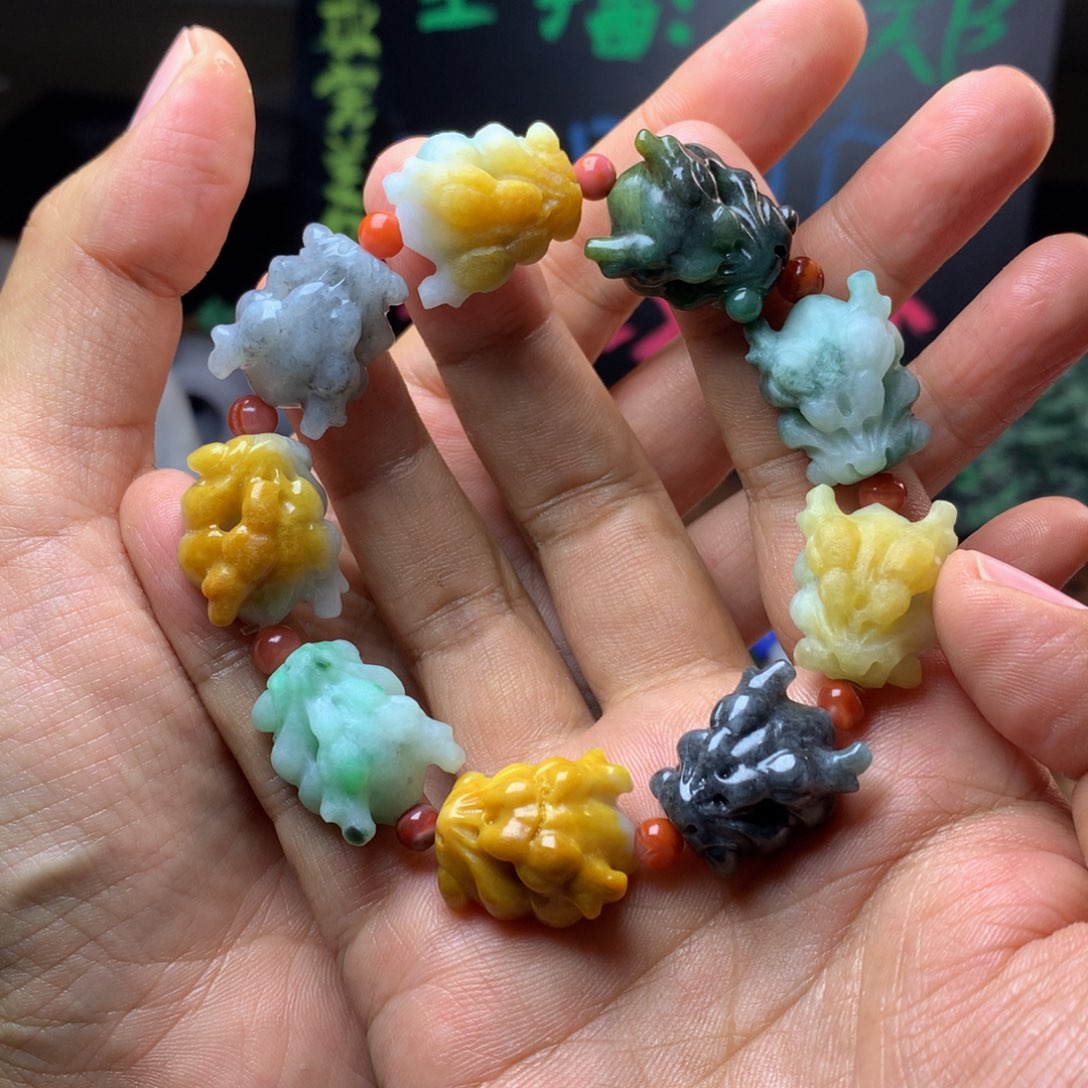 定制翡翠未镶嵌?****年翡翠