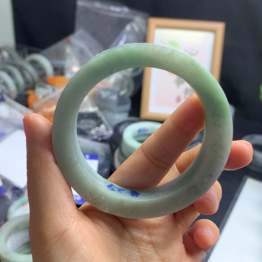 【闪购商品】定制翡翠手镯未镶嵌