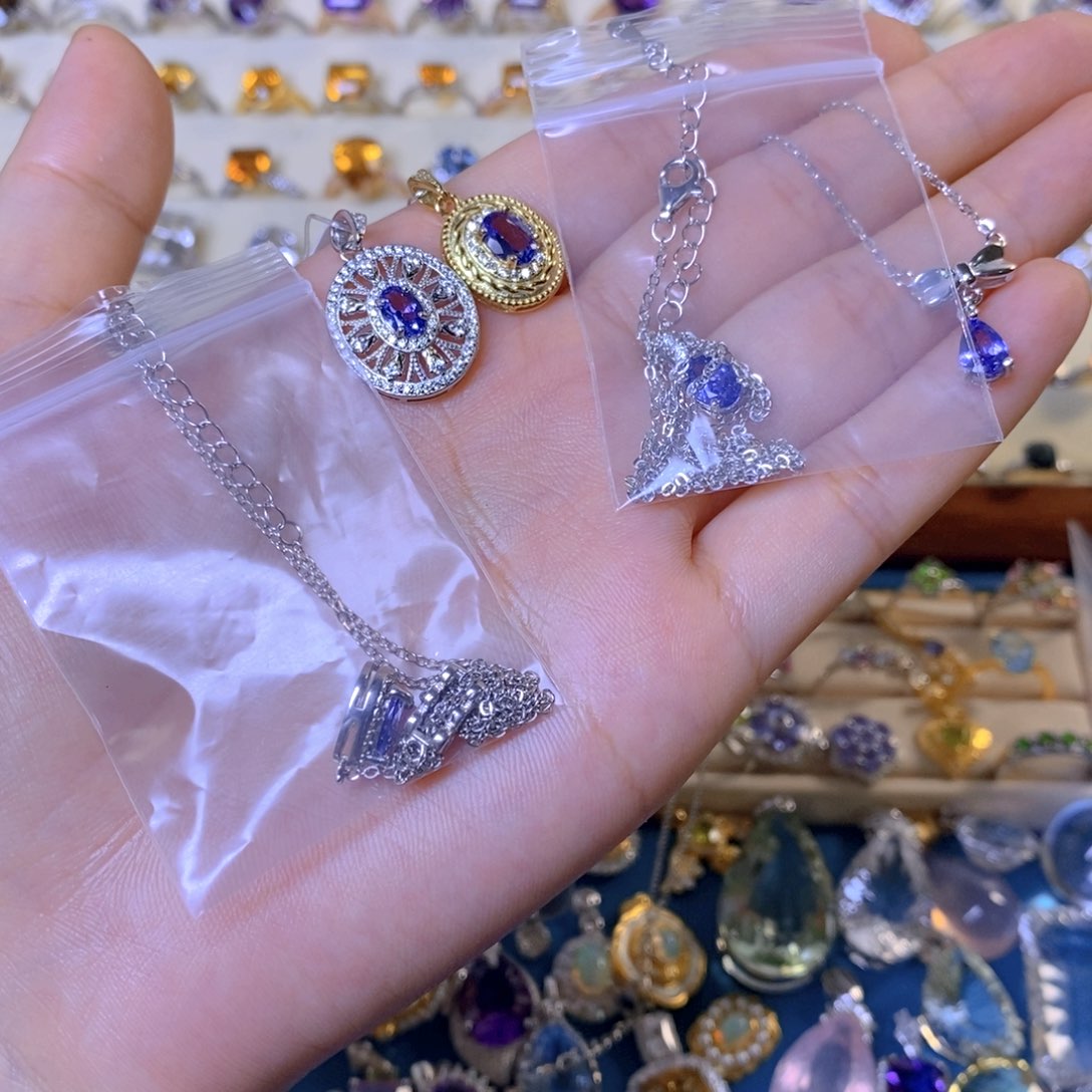 银S925镶嵌吊坠(赠链)坦桑石?****?