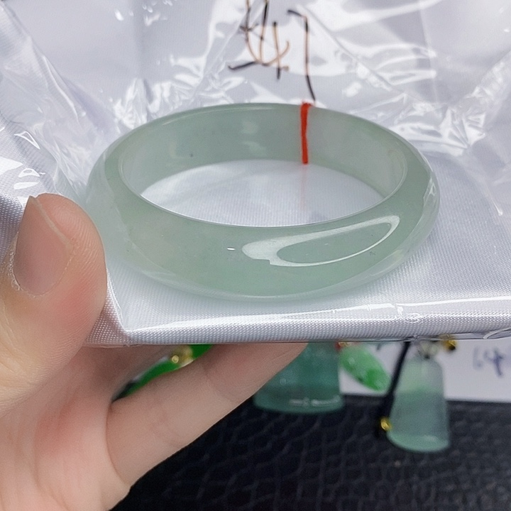 翡翠手镯未镶嵌一图一物实物为准