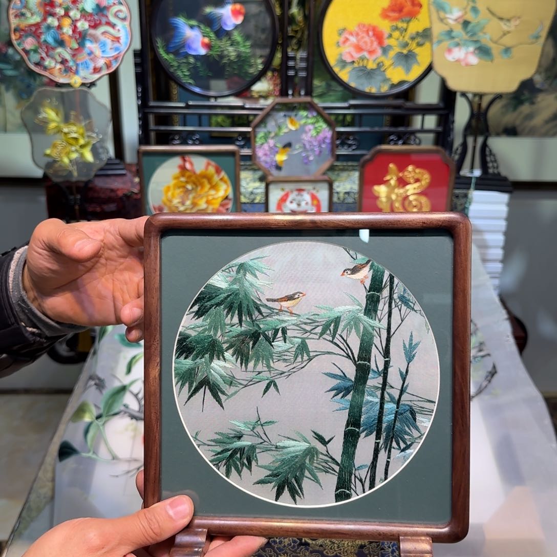 刺绣刺绣工艺精湛