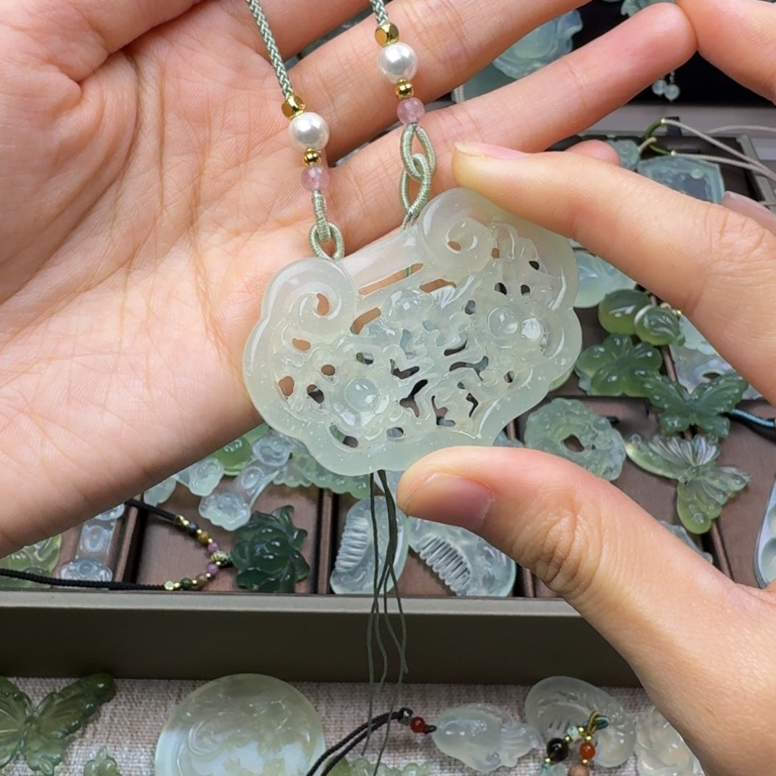 蛇纹石玉项链未镶嵌