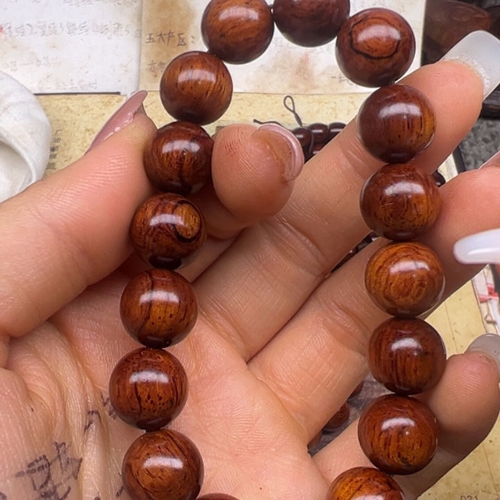 花梨木类海南红降12圆珠黄油微瑕