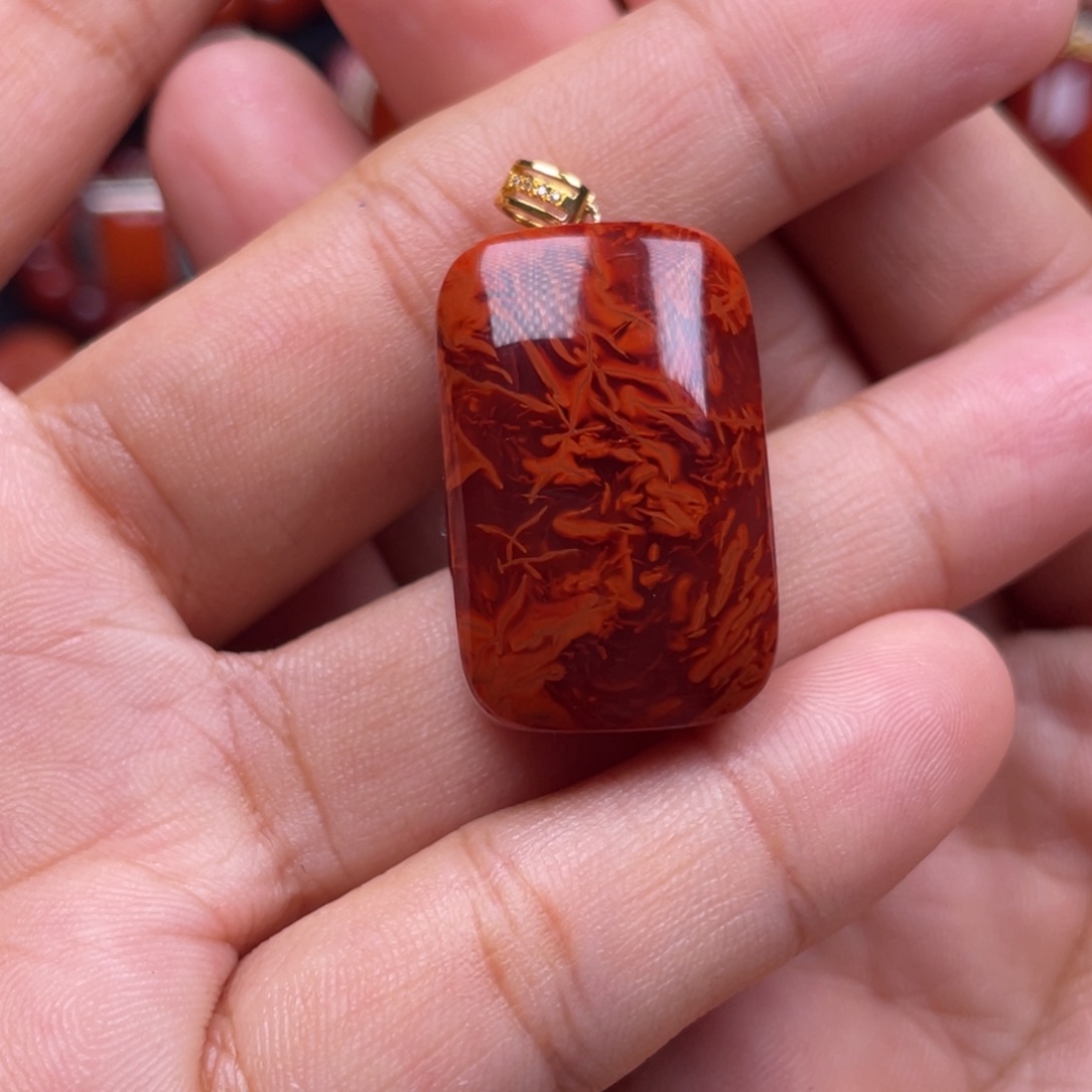 南红玛瑙珠宝奇石18K金镶嵌吊坠