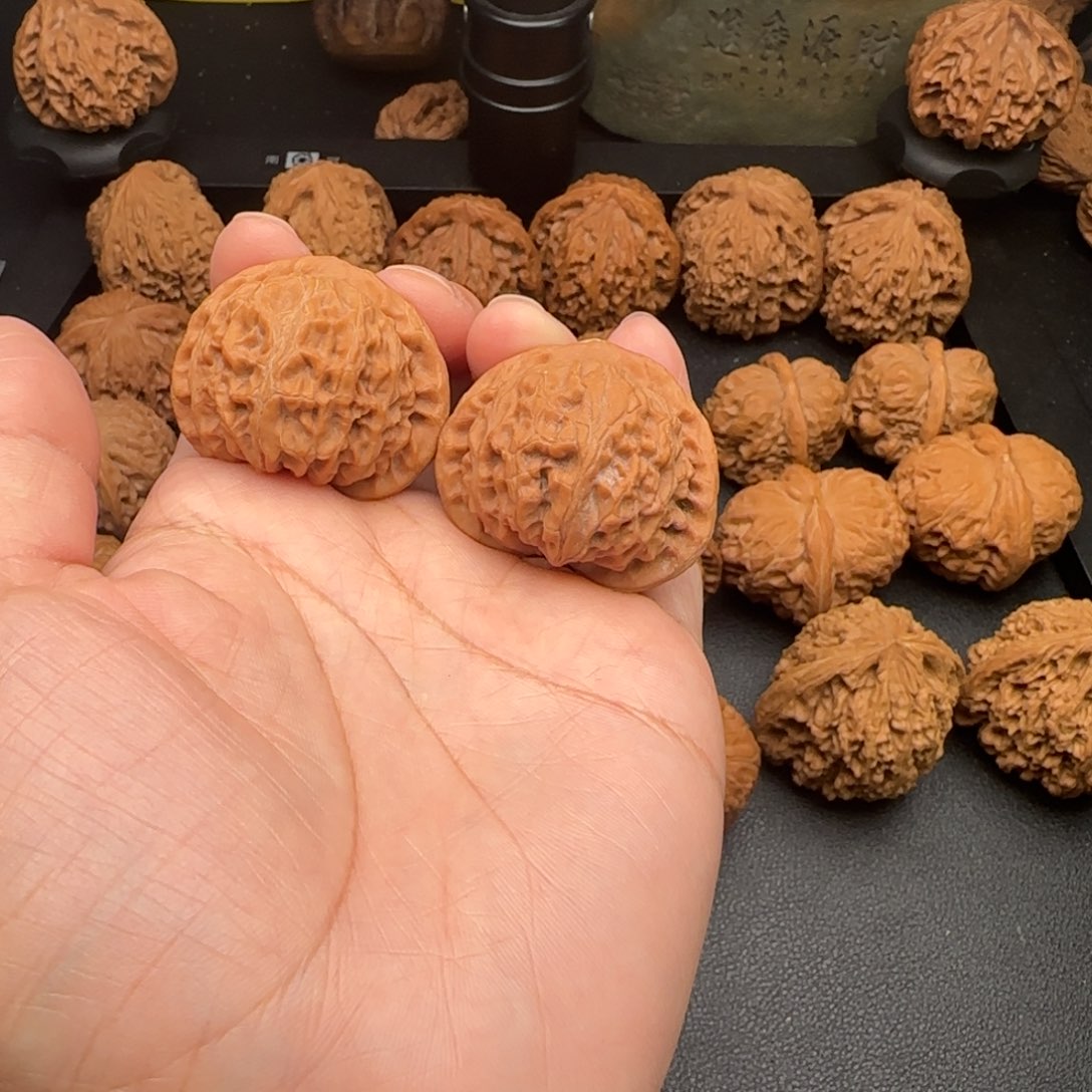 巴***瓜37尺尖磨损宫灯文玩核桃