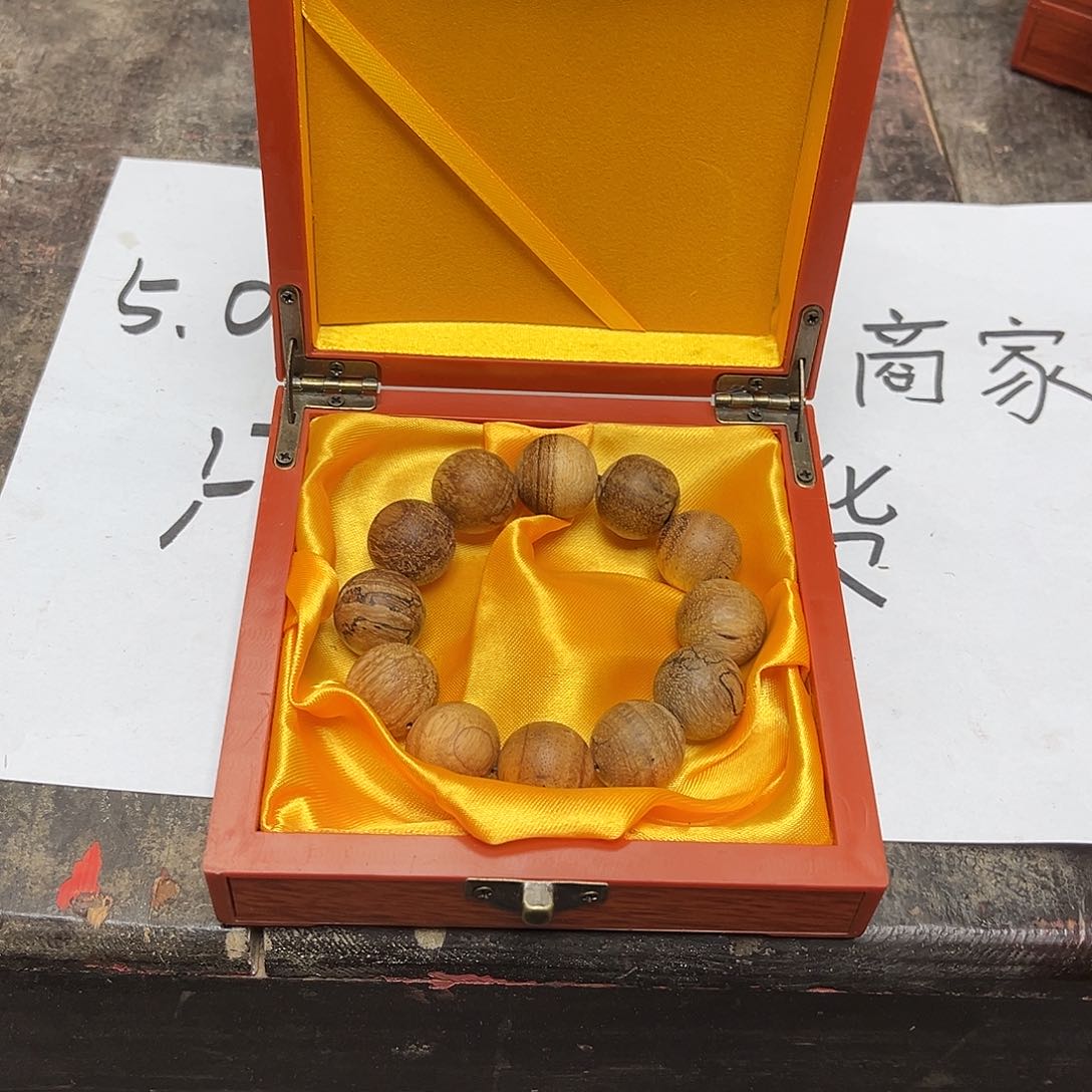 大叶紫檀（黑酸枝木类）