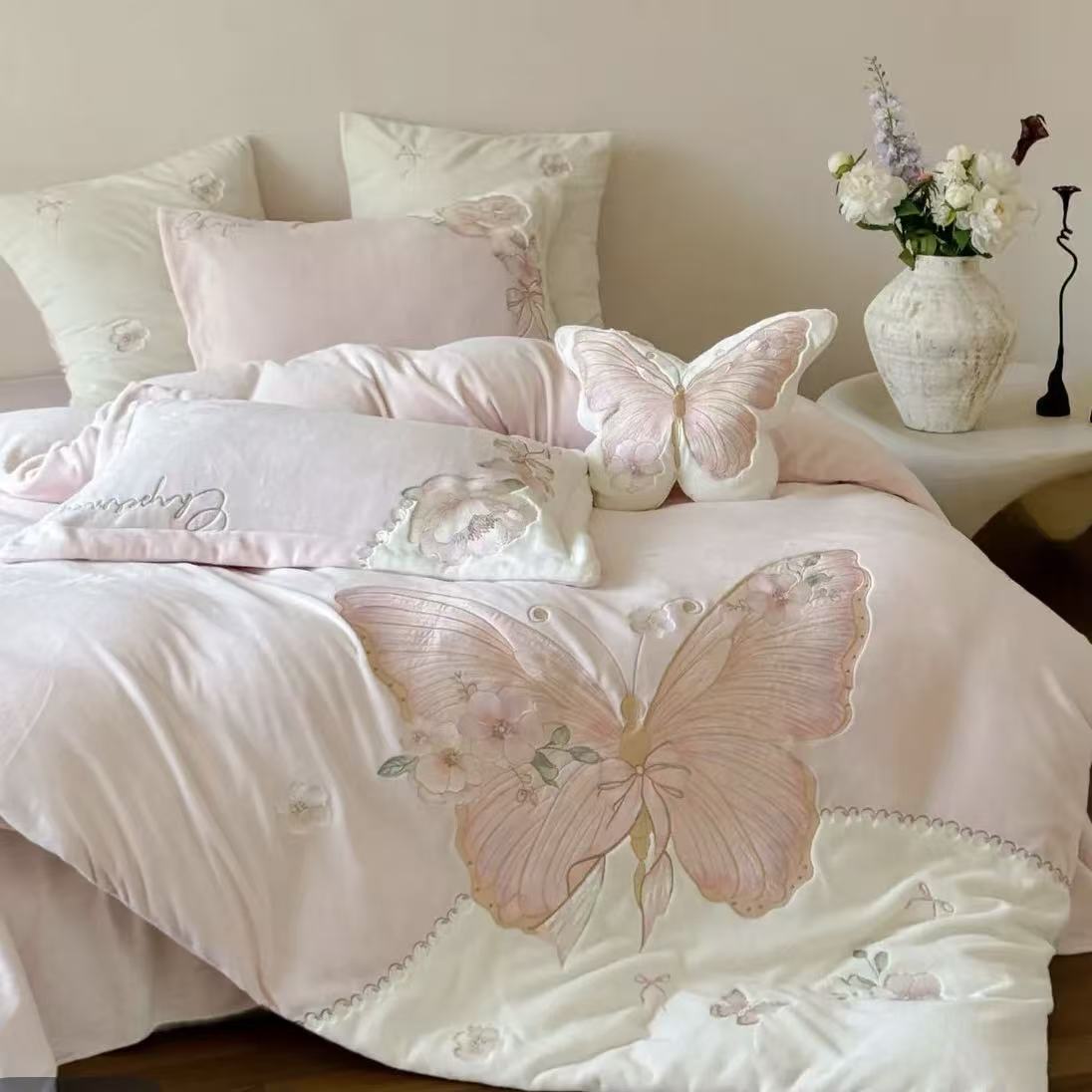 【冬季绒款】轻闲 |  蝶恋花  高克重精致刺绣款牛奶绒保暖四件套