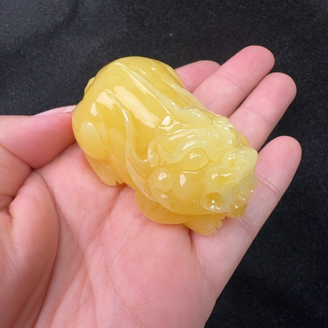 蜜蜡未镶嵌珠宝奇石