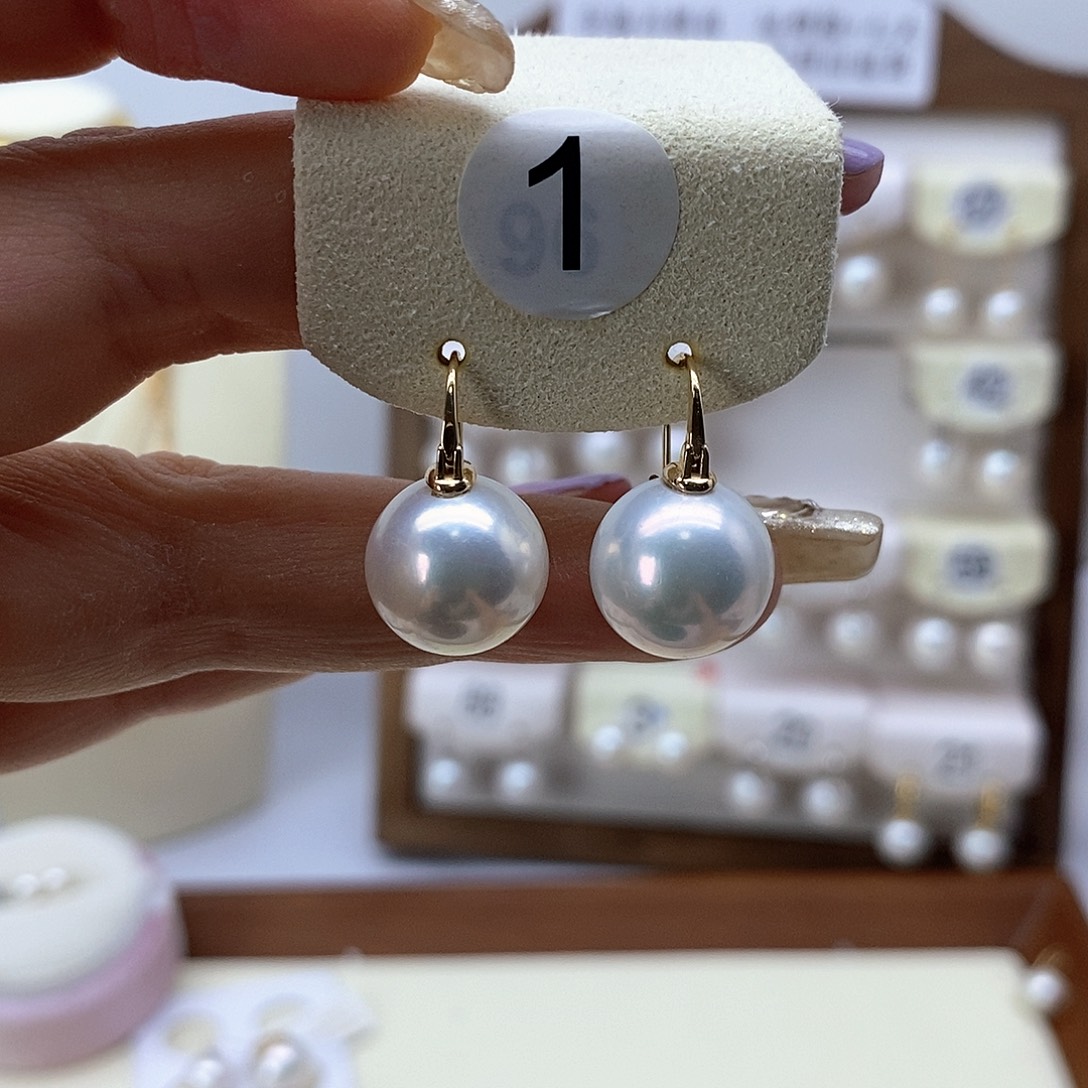 18K金镶嵌淡水珍珠耳饰