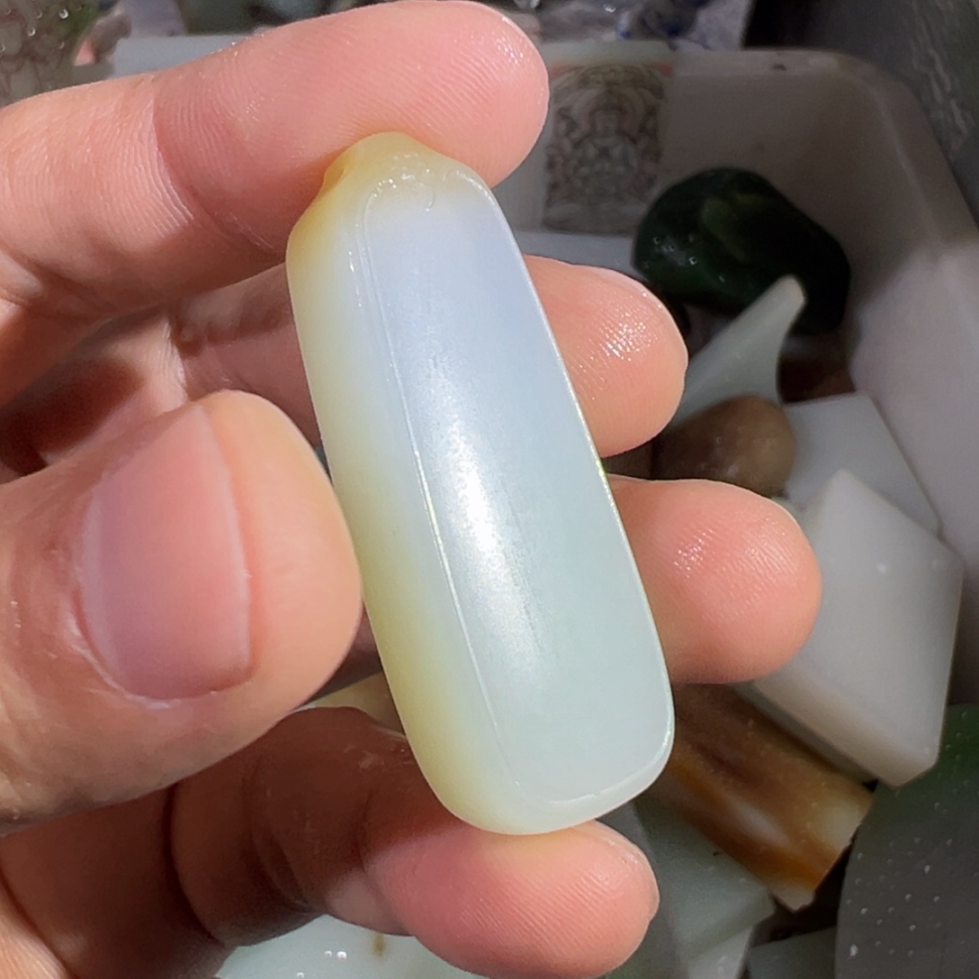 和田玉未镶嵌车挂