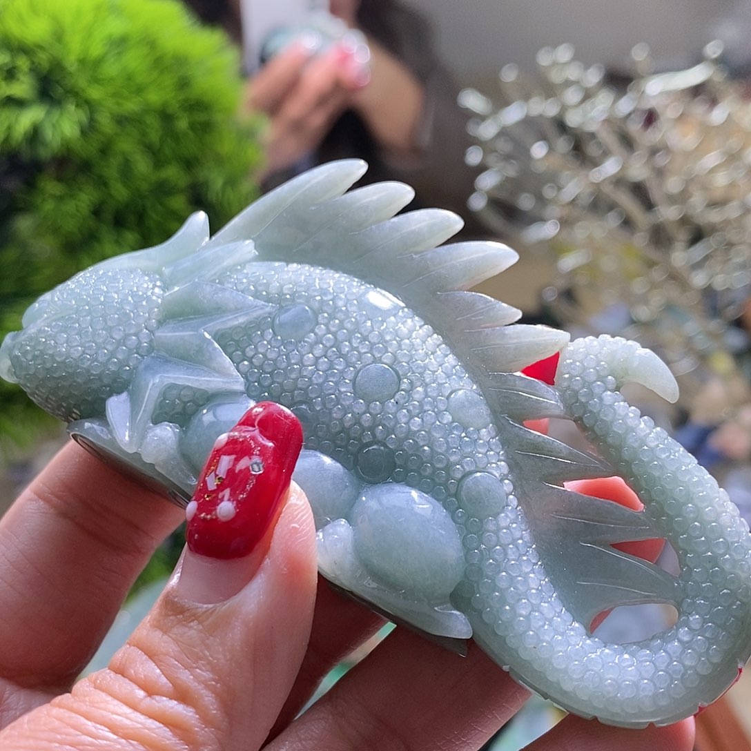 【闪购商品】翡翠颈饰未镶嵌蜥蜴