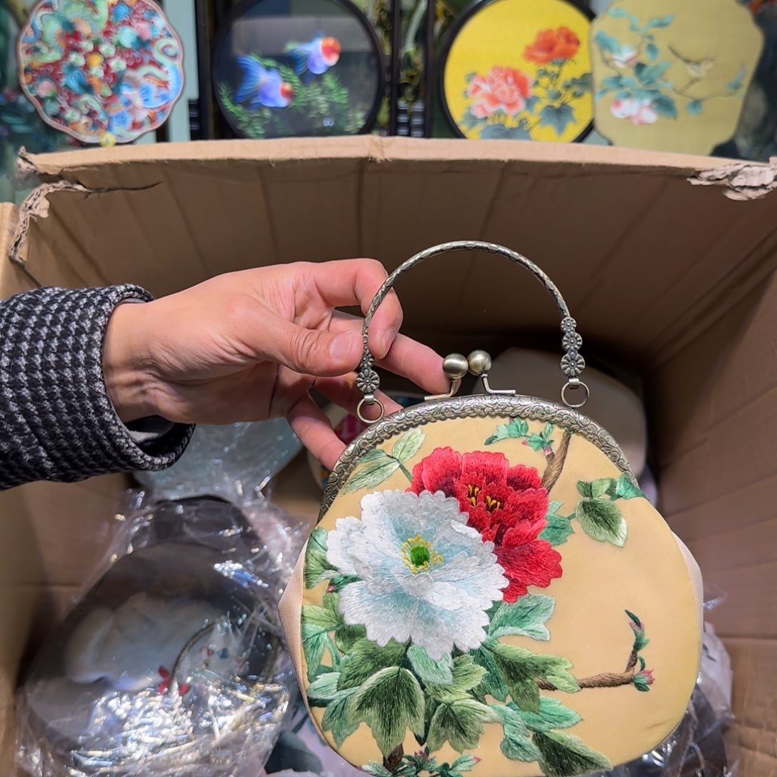 刺绣刺绣工艺精湛