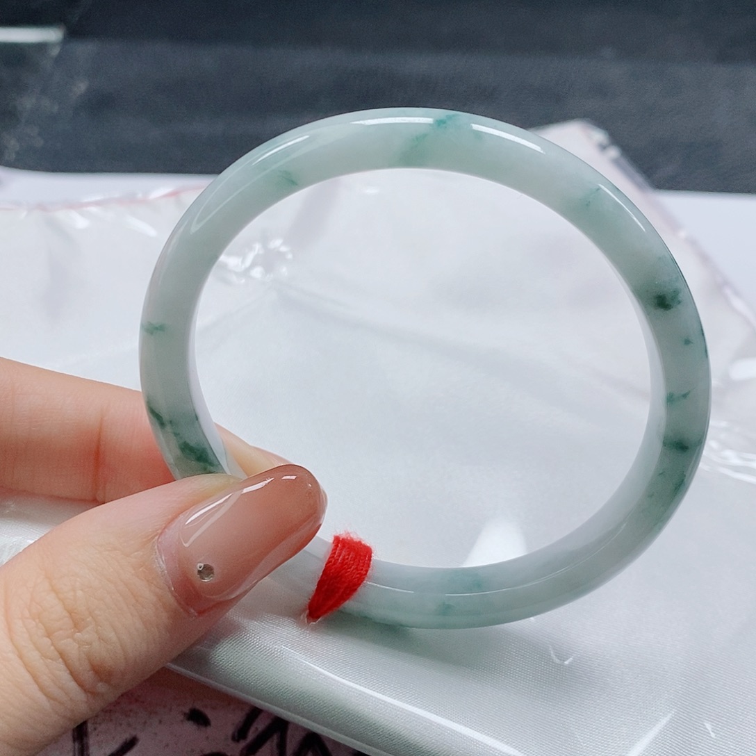 【闪购商品】未镶嵌手镯（贵妃镯）翡翠520号