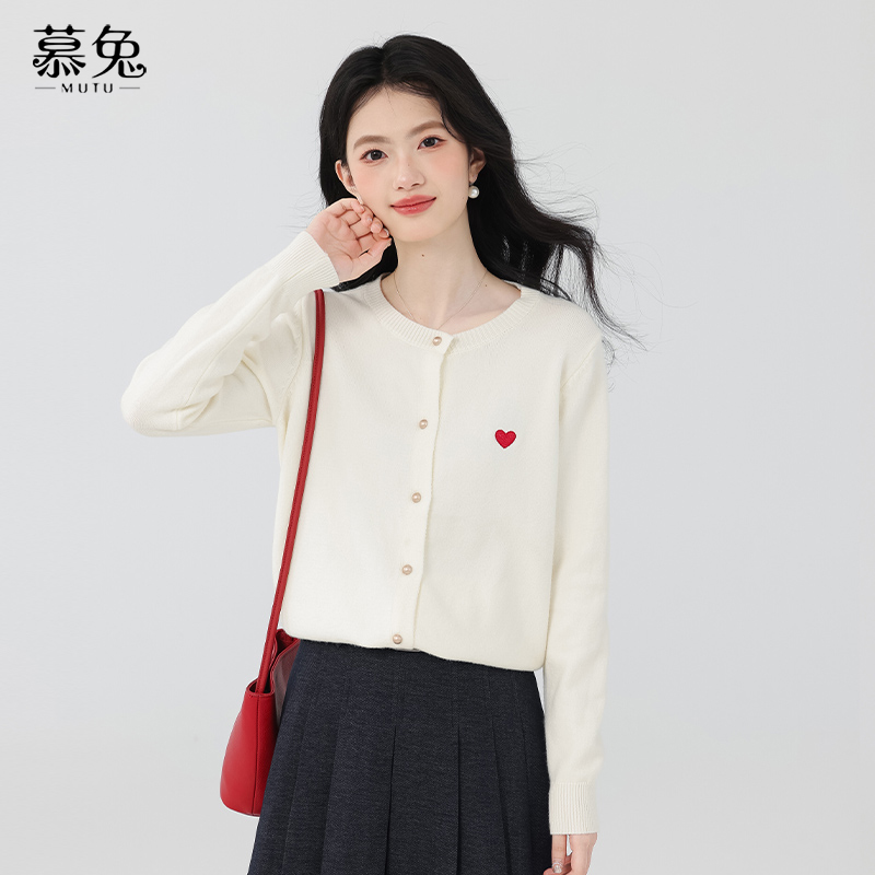 慕兔气质爱心刺绣针织开衫女2025春季新款小个子宽松长袖毛衣外套