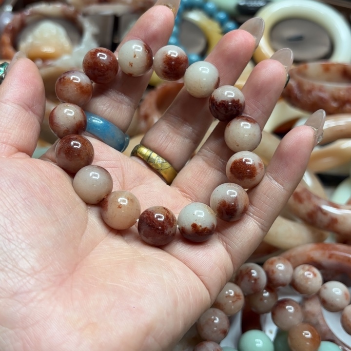 用***8石英质玉未镶嵌手镯