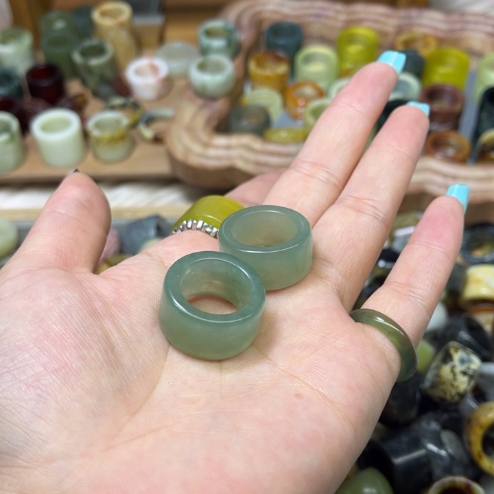 碑***桥蛇纹石玉未镶嵌戒圈