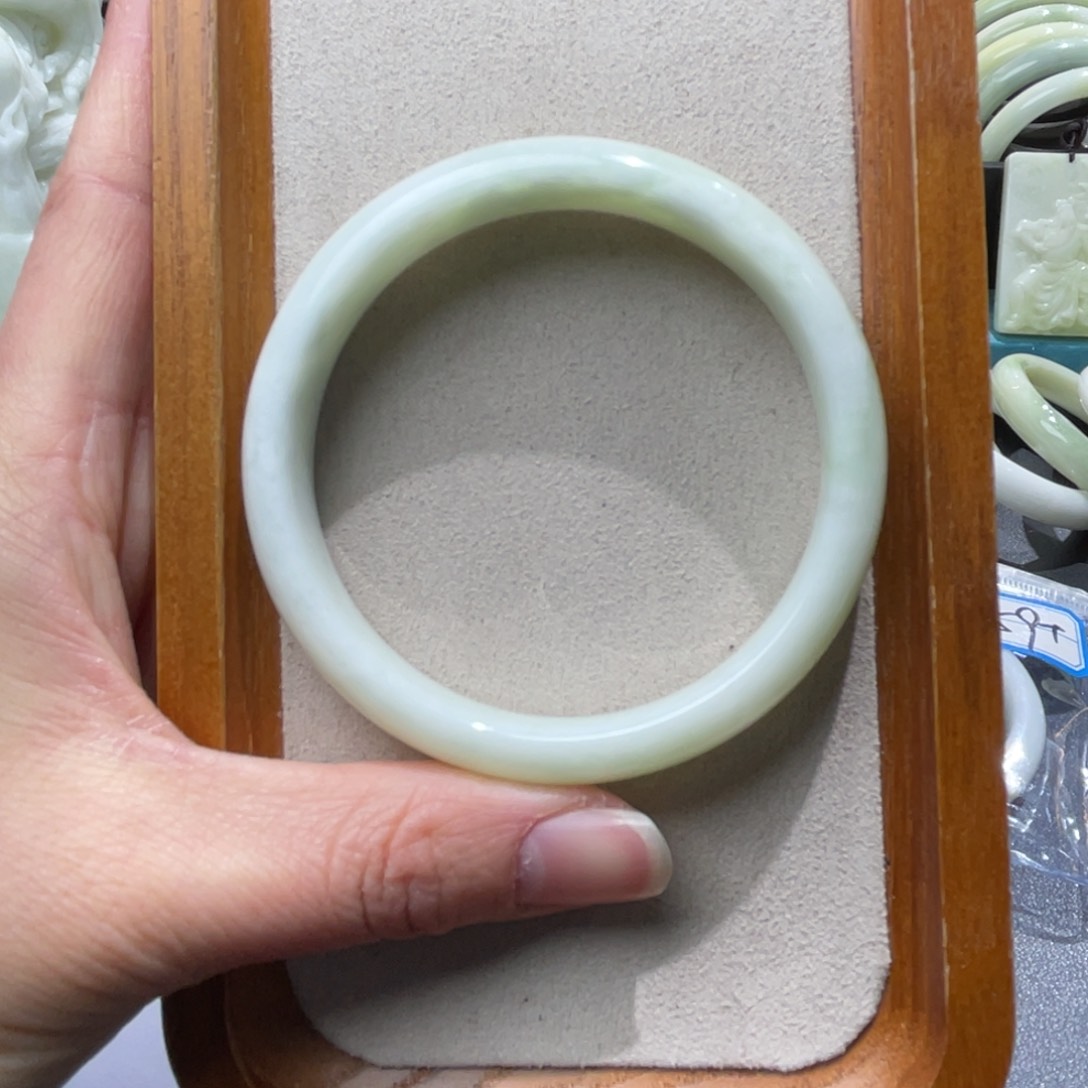 蓝田玉（蛇纹石化大理石玉）手镯未镶嵌胡