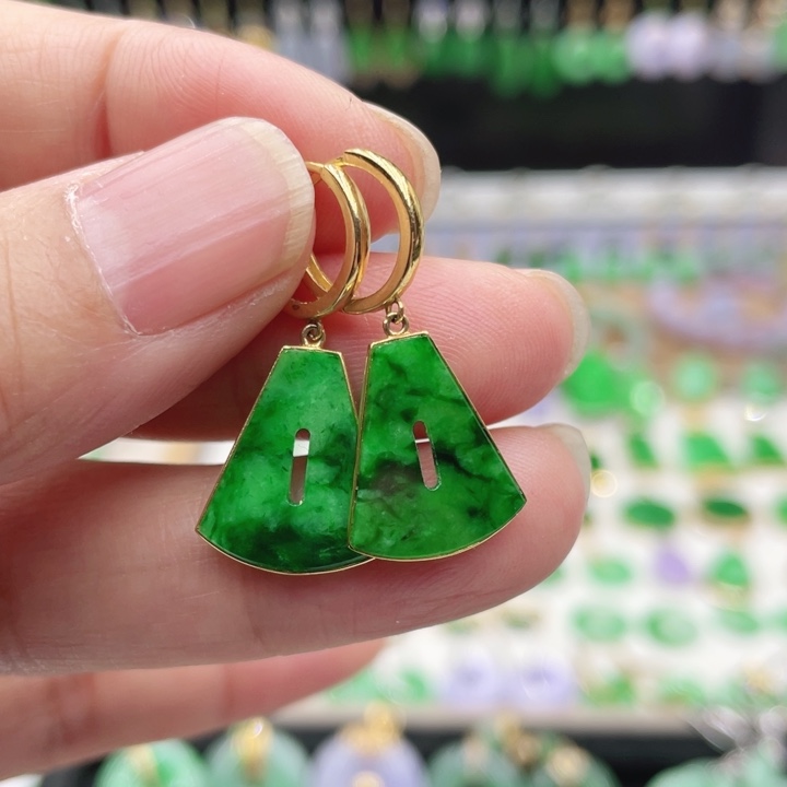 翡翠18K金镶嵌耳饰