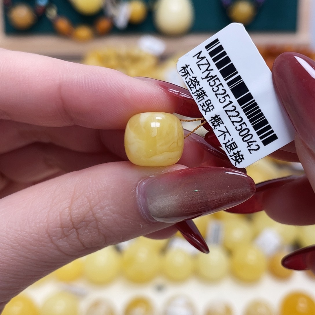 蜜蜡未镶嵌珠宝奇石12.2*11.1mm妖花老型 瑕