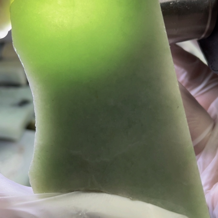 翡翠吊坠(不含链)未镶嵌天然翡翠边角料