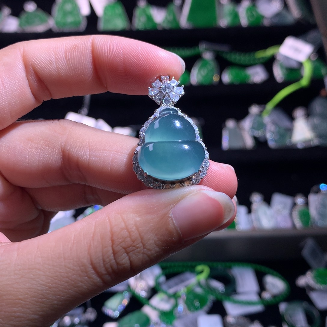 【闪购商品】颈饰银S925镶嵌翡翠